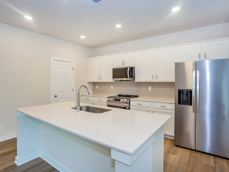 2512 Switchgrass Ct — Photo 8