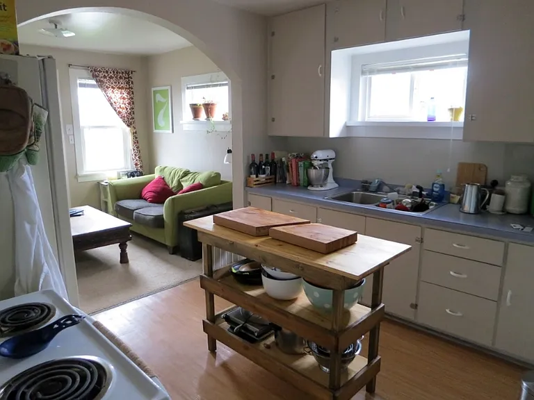 20 Columbia Ave — Photo 2