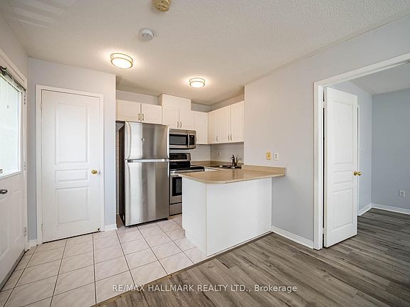 5th image of 29 Hosta Ave