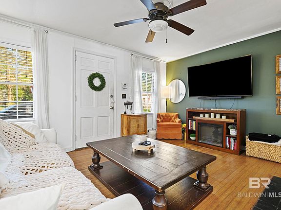 3rd image of 202 Morgan Ave