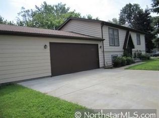 2092 1st St N, North Saint Paul, MN 55109