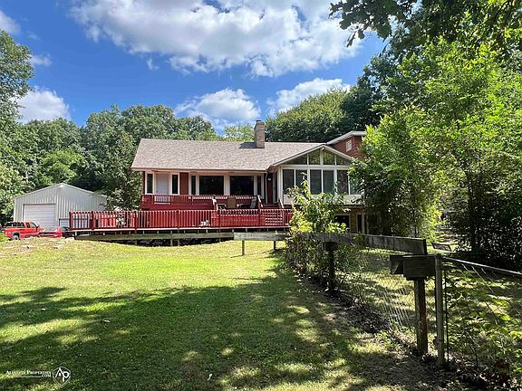 2nd image of 210 Elmwood Dr