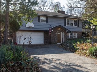 3715 N Oak Knoll Rd, Crystal Lake, IL 60012