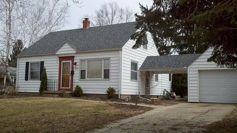 308 Elmwood Dr photo 1