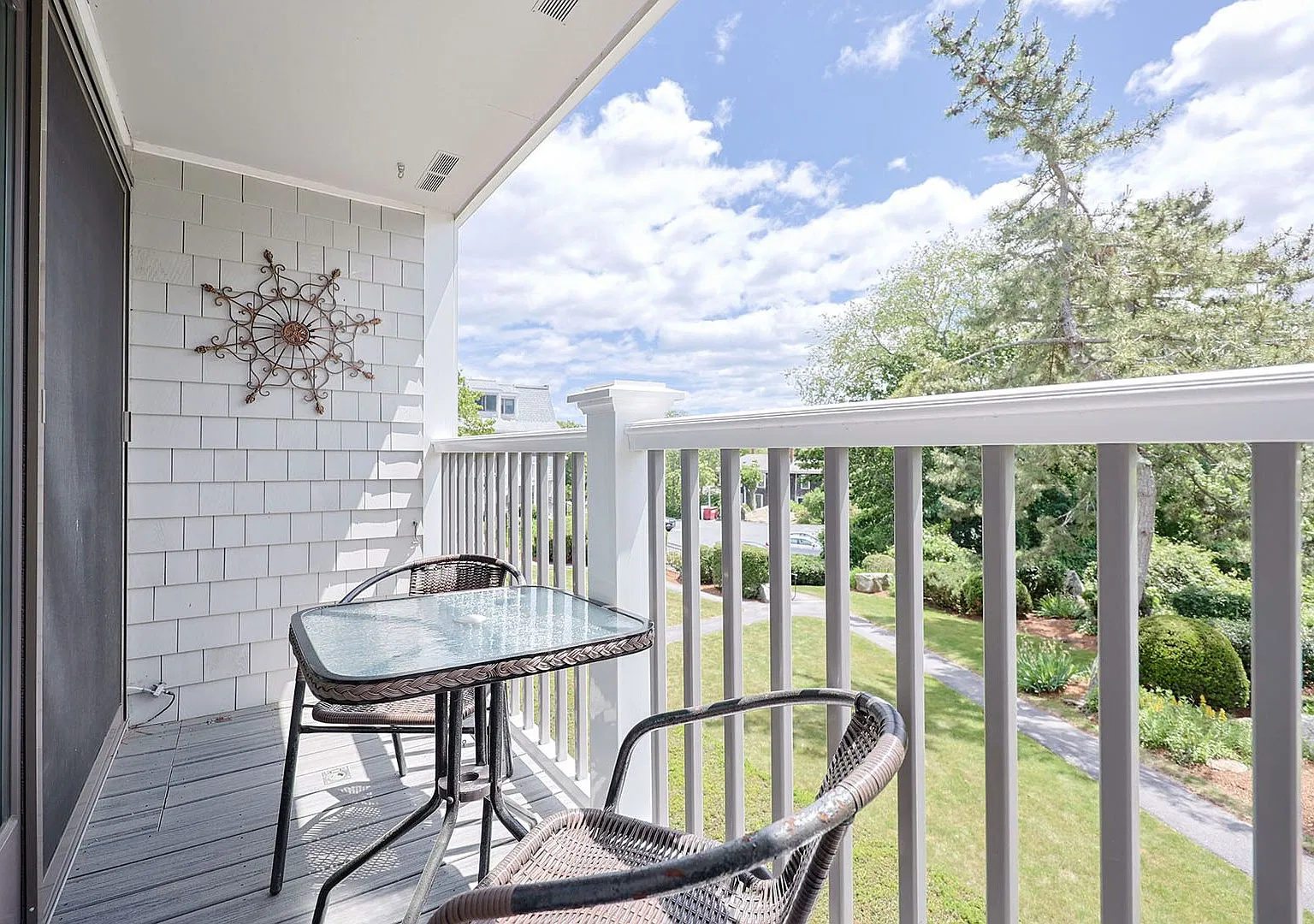 Newly Renovated Winter Rental at the Thorwald Condos — Photo 2