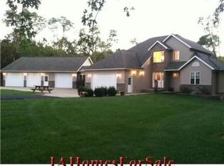 3082 56th St, Center Point, IA 52213