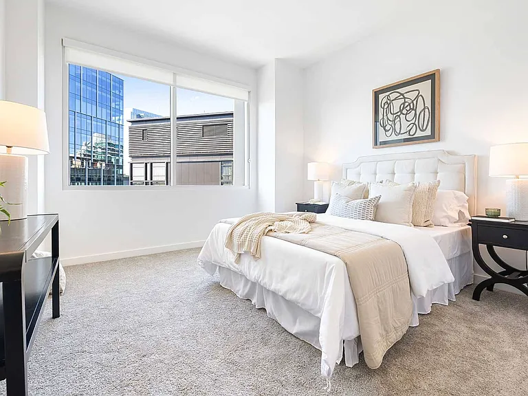 The Huntley Luxury Apartments — Photo 11