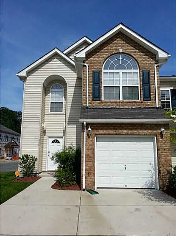 4 bed, 2.5 bath, 1979 sqft, $2,375 — Photo 1