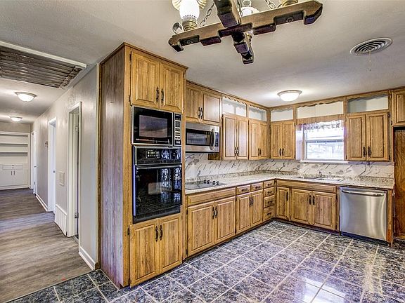 4th image of 5616 Wales Ave