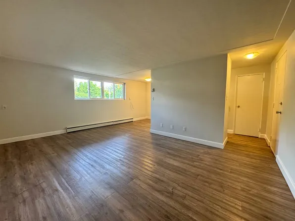 1100 Wellington St, Sarnia, ON N7S 1E6