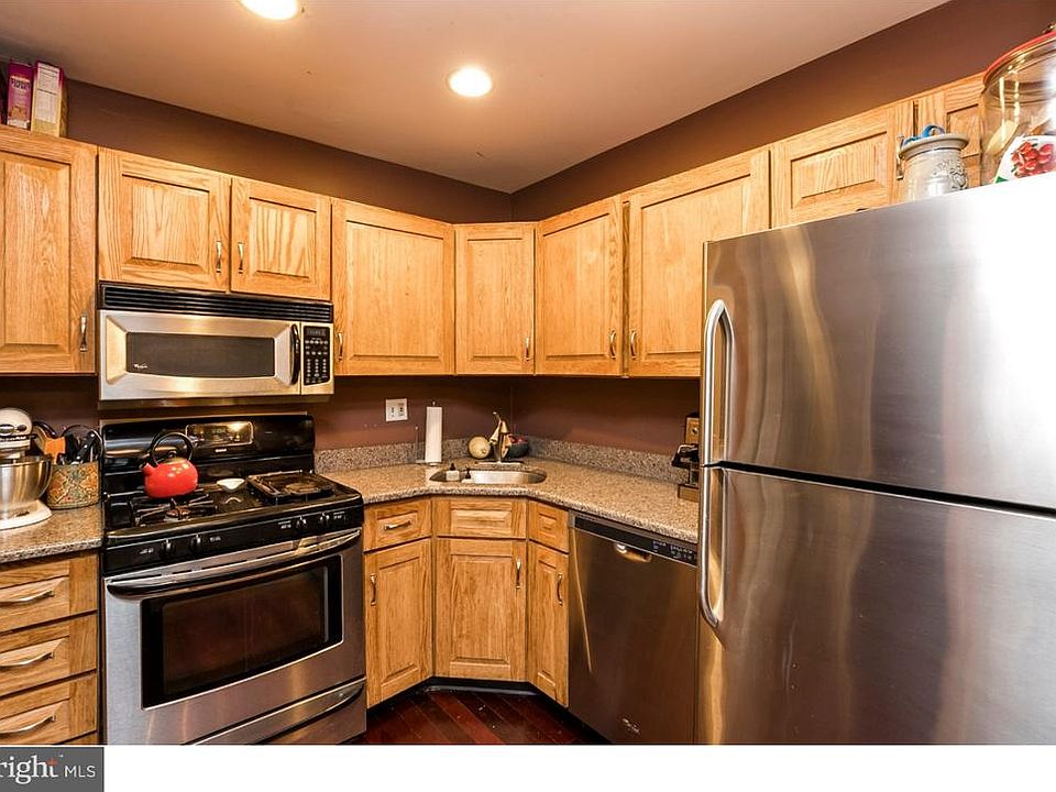 132 Meadowview Ln Mont Clare PA 19453 Apartments For Rent Zillow