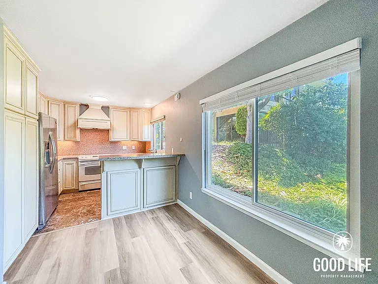 4306 6th Ave — Photo 2