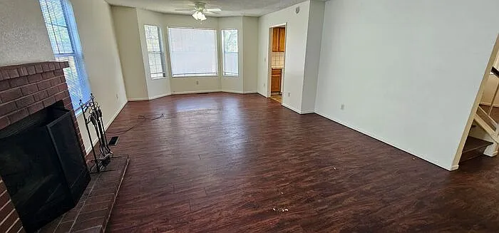 3 bed, 2.5 bath, 1508 sqft, $2,400 — Photo 3