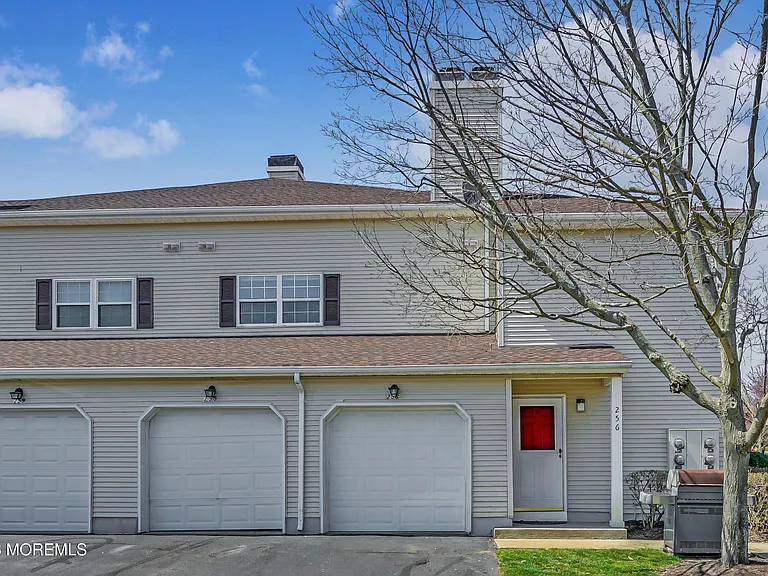 256 Tennis Ct — Photo 1