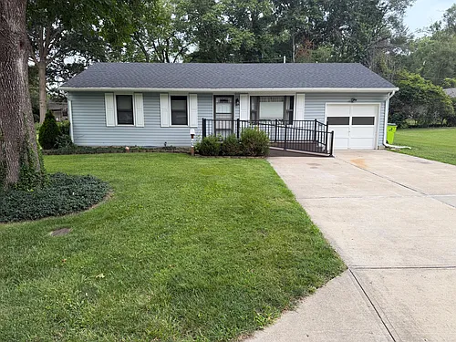 702 Lacy Ln Photo 1