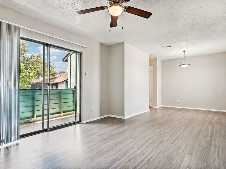 Blakely Apartments — Photo 30