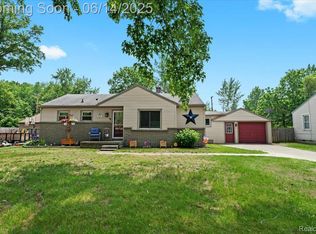 39185 Chase St, Romulus, MI 48174