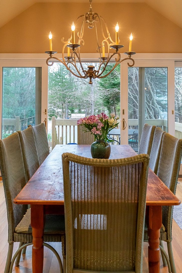  indoor dining