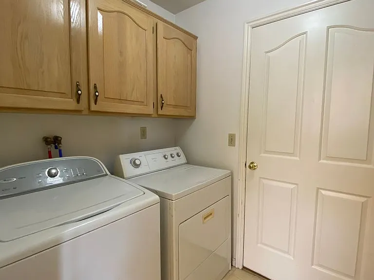 835 S 940 E — Photo 14