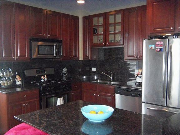 4th image of 828 W Grace St 803 #803