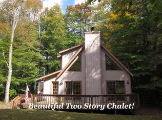 215 Outer Dr, Pocono Lake, PA