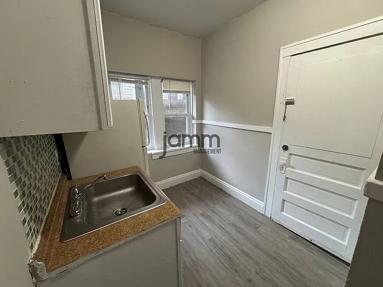 3438 Bosworth Rd #7 — Photo 4