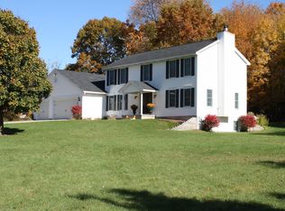 7620 Honeysuckle Ln NE, Rockford, MI 49341