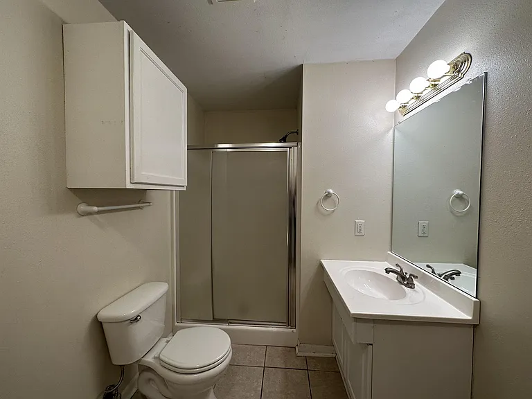1204 E 34th St — Photo 11