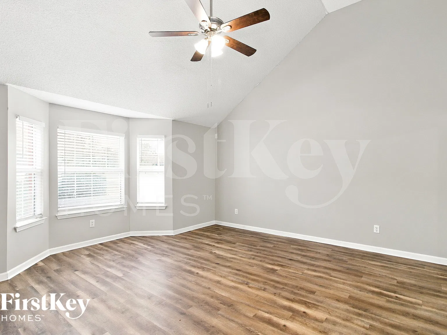 3 bed, 2.5 bath, 2132 sqft, $1,910 — Photo 4
