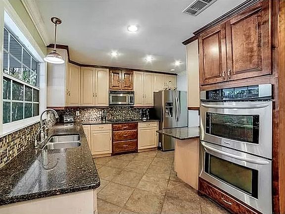 2nd image of 6011 Painted Leaf Ln