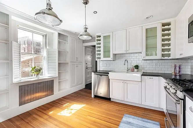 82 Bristol St — Photo 4