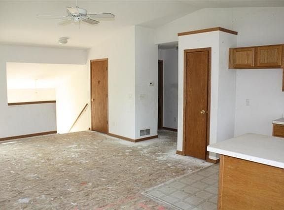 5th image of 309 Marlboro Ave