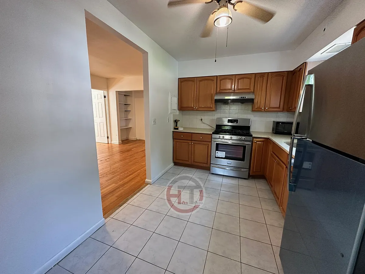 Building Photo - 538 1st Ave #1