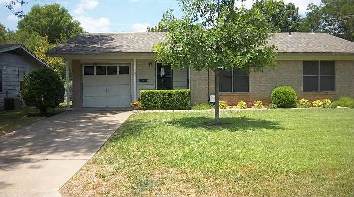 1st image of 404 Westmorland Dr