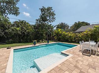 714 98th Ave N, Naples, FL 34108