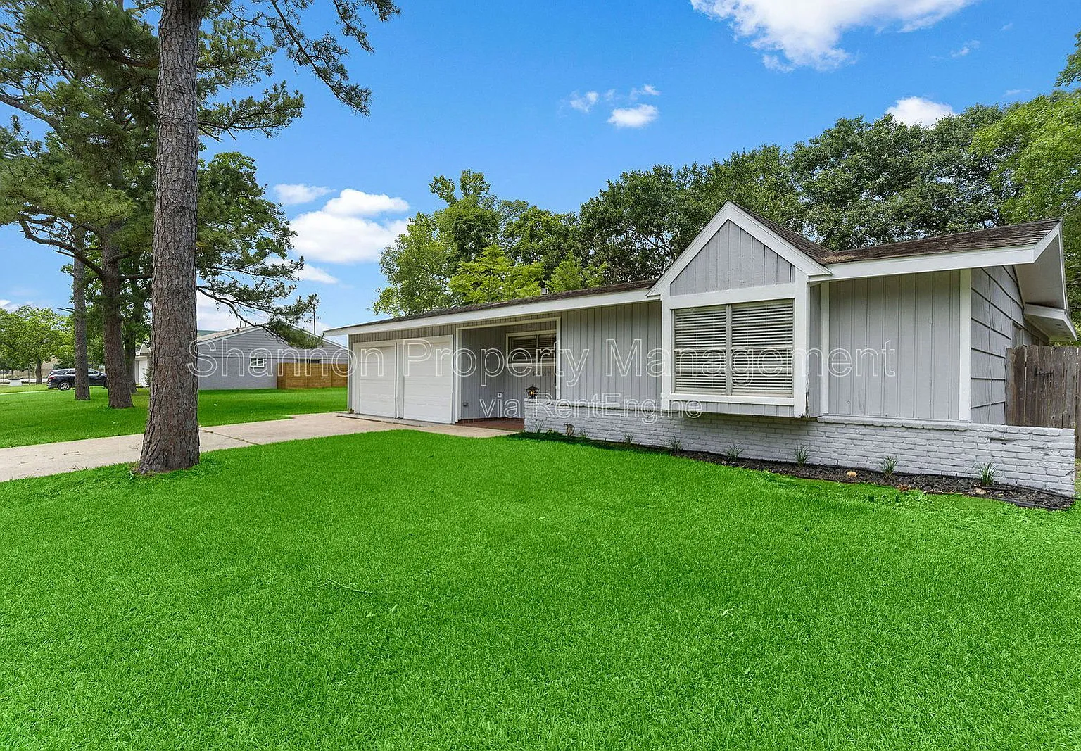 3 bed, 2.0 bath, 1233 sqft, $1,925 — Photo 2