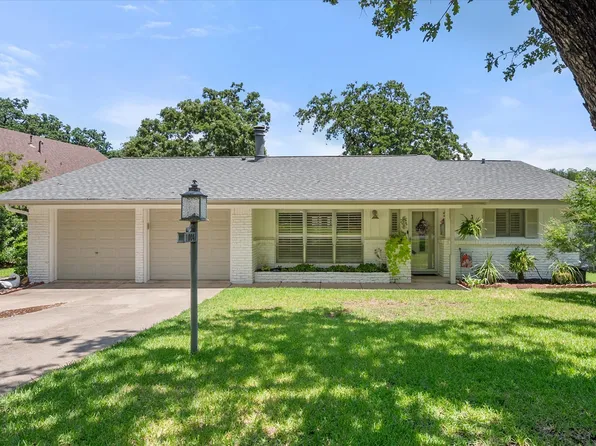1004 Trailwood Dr, Hurst, TX 76053