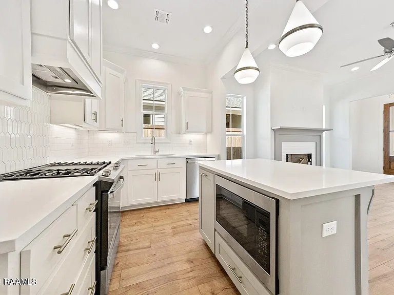 128 Oak Village Dr — Photo 9