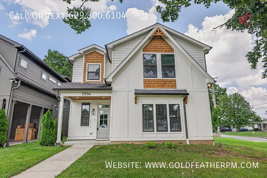 "$750 Rent Credit for first month's rent." Beautiful 4-Bed, 3.5 -Bath, 2,411 sq ft Custom Home fo... — Photo 4