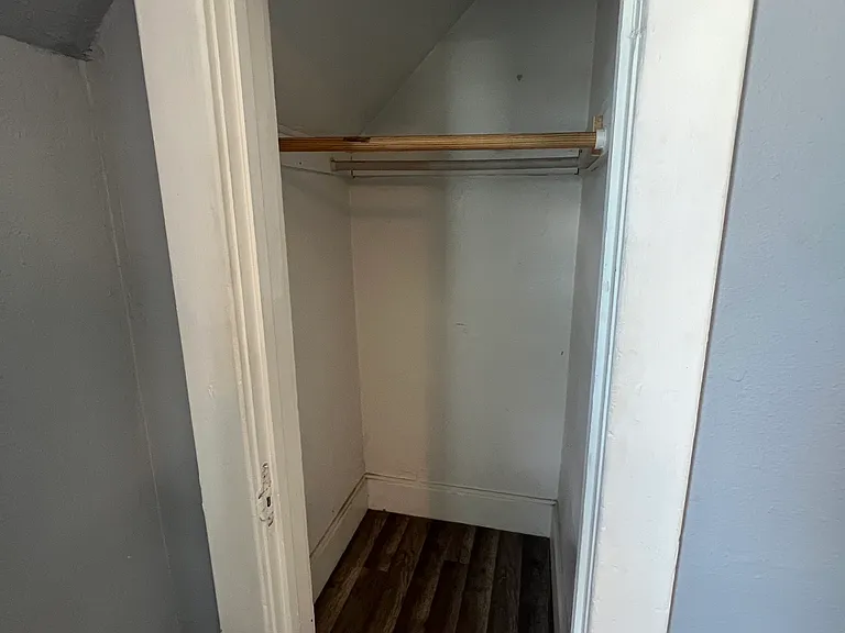 608 E G St #1/2 — Photo 4