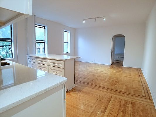 1st image of 515 Clinton Ave #14