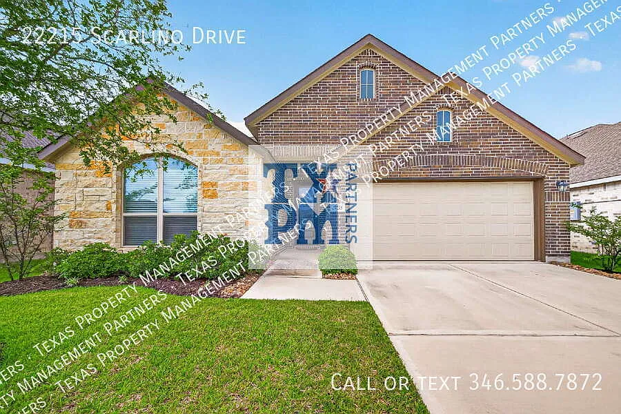 Like New 3 Bed Home Built in 2023 with 2,099 SqFt in Hockley — Photo 3