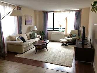 Rented by R New York