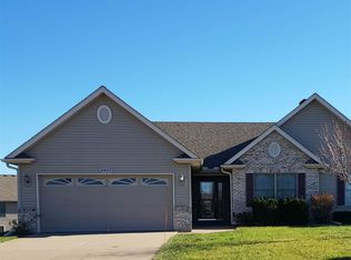 5403 Villa Ct, Davenport, IA 52806