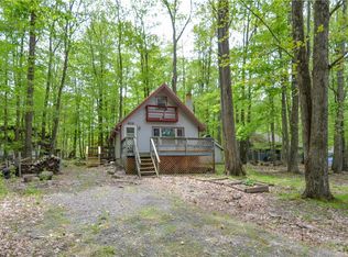 110 Hopi Ct, Pocono Lake, PA 18347
