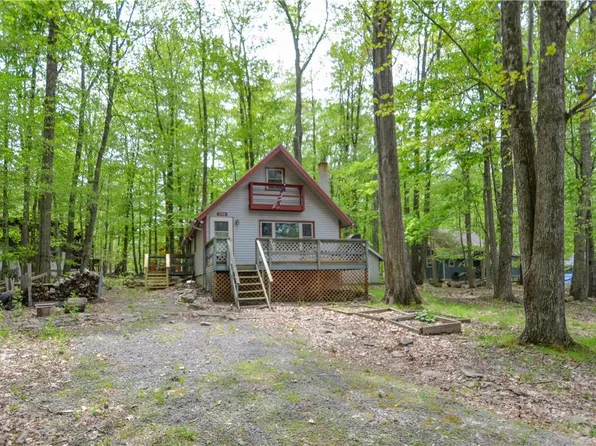 110 Hopi Ct, Pocono Lake, PA 18347