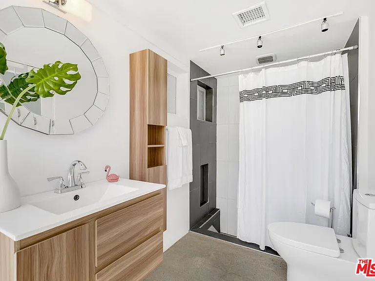 1818 N Berne Dr — Photo 24
