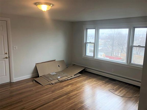 5th image of 96 Moreland St #1