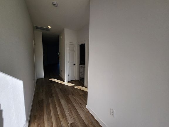2nd image of 129-131 Hightower Ave S #2757817D4