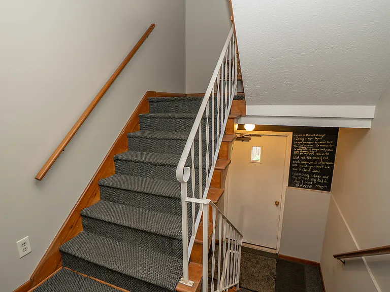 1755 Cromwell Dr — Photo 18